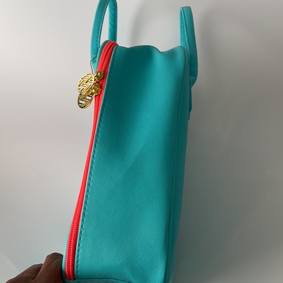 Macbeth Collections Zippered Lunch Tote - Picture 3 of 8